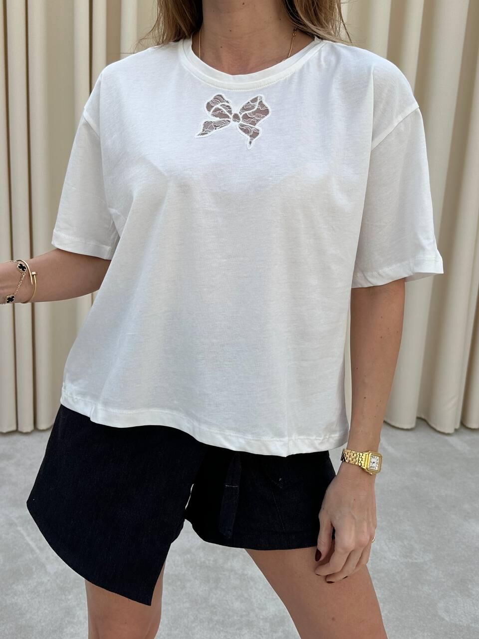 Bisiklet Yaka Nakış Detay T-Shirt