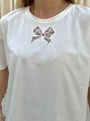Bisiklet Yaka Nakış Detay T-Shirt