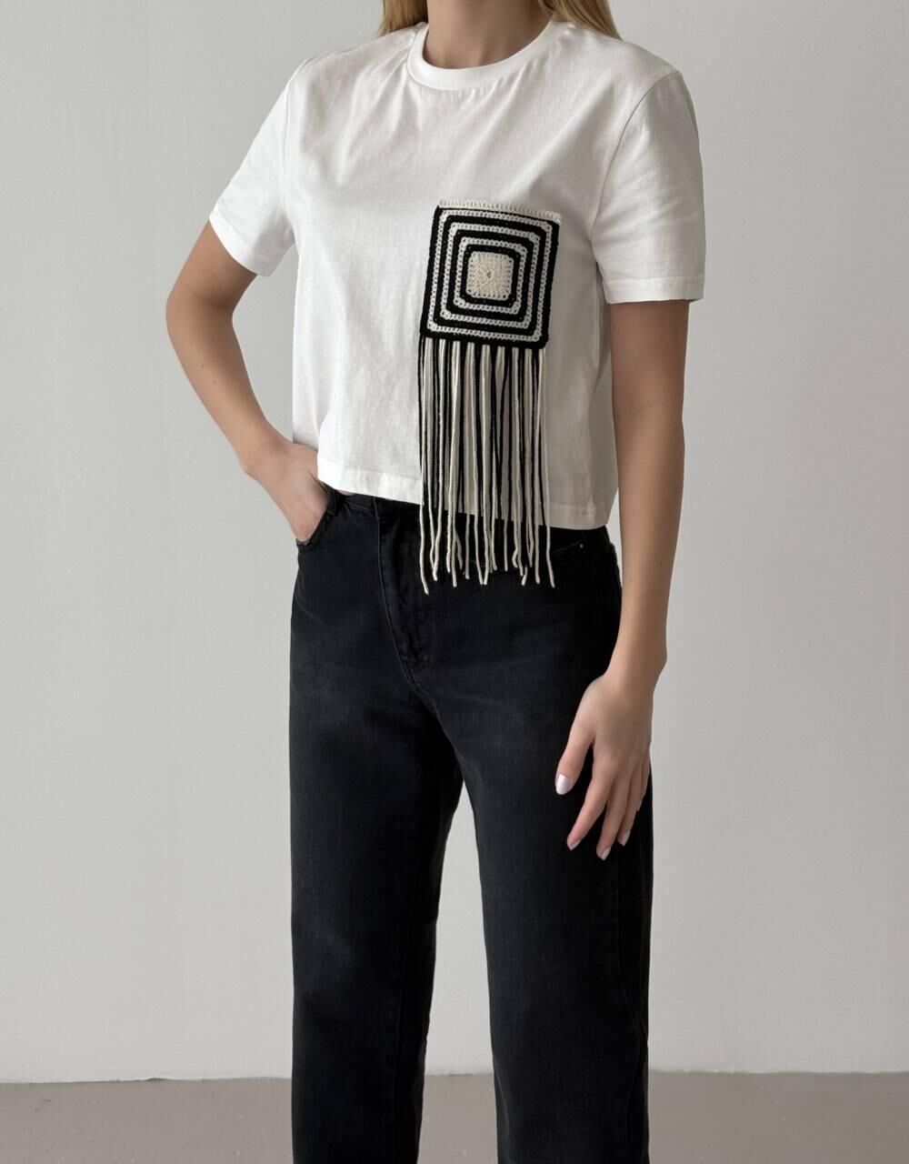 Tığ İşleme Püskül Detay Crop T-Shirt
