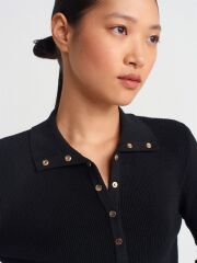 Dik Yaka Çıtçıtlı Triko Kazak Siyah