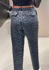 ÖN CEPLİ PİLELİ PANTOLON