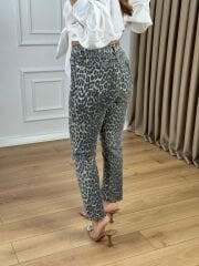 Soluk Efekt Likralı Kesik Paça Leopar Pantolon